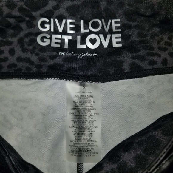 Betsy Johnson Performance Work Out Capris - Picture 5 of 8